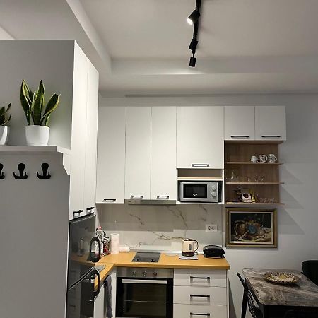 Comfy Nest Apartment- Free Parking Tiranë Ngoại thất bức ảnh